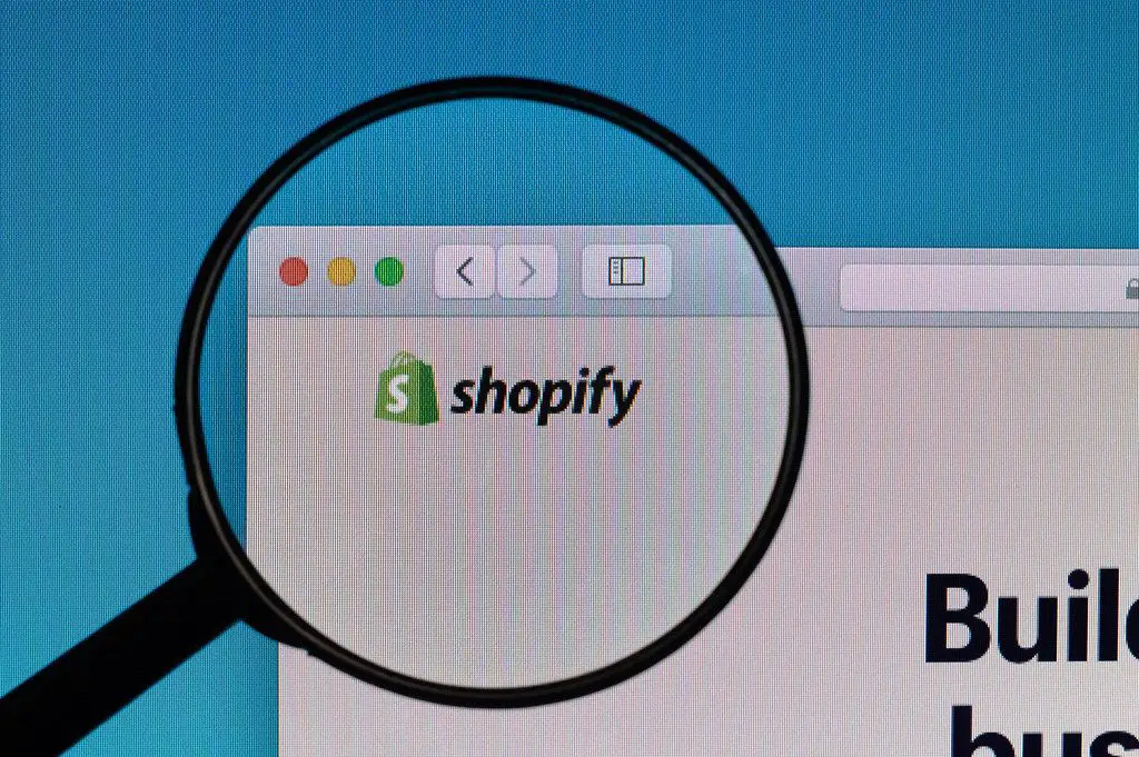 A dynamic and engaging image showcasing Shopify's e-commerce capabilities and product management tools.